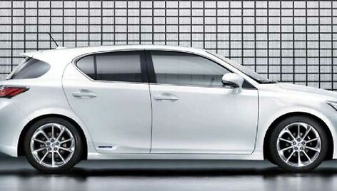 &bdquo;Lexus CT 200h&ldquo; &ndash; nutekėję kadrai ir informacija