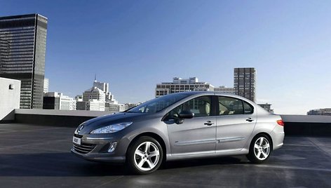 „Peugeot 408“ pristatytas Kinijai