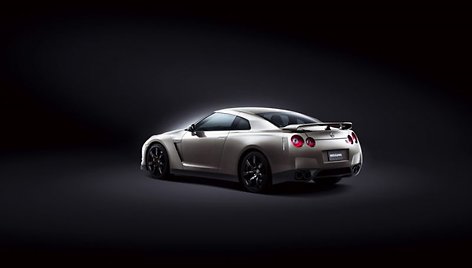 „Nissan GT-R“ – Godzilla atnaujintas