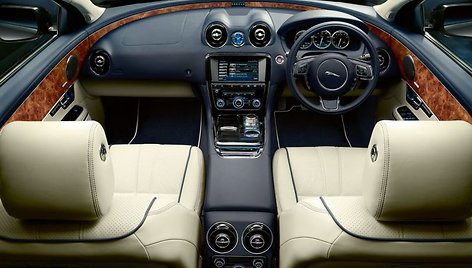 Naujasis „Jaguar XJ“ – stilingas aristokratas