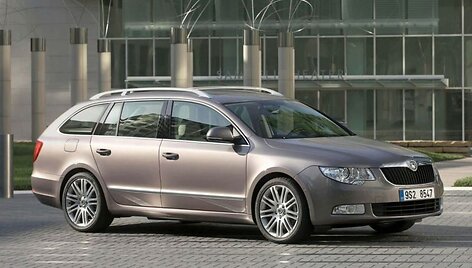 &bdquo;&Scaron;koda Superb Combi&ldquo; &ndash; limuzinas universalo kėbulu