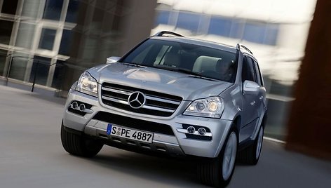 Atnaujintas „Mercedes-Benz GL“ – dailesnis mamutas