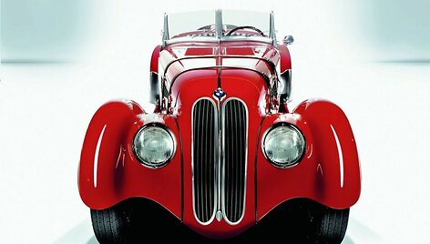 BMW kabrioletai &scaron;venčia 75 metų jubiliejų