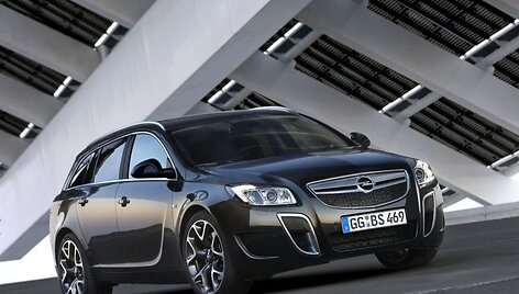 &bdquo;Opel Insignia OPC Sports Tourer&ldquo; &ndash; žvėris universalo kailyje