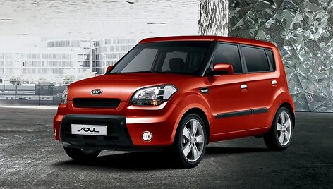 &bdquo;Kia Soul&ldquo; reklamoje žiurkėnai mėgaujasi vairavimu
