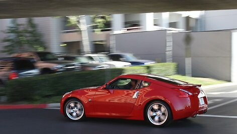 &bdquo;Nissan 370Z&ldquo; pastebėtas Los Andželo gatvėse