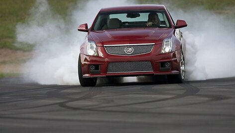Naujasis &bdquo;Cadillac CTS-V&ldquo; &ndash; visapusi&scaron;kas prana&scaron;umas