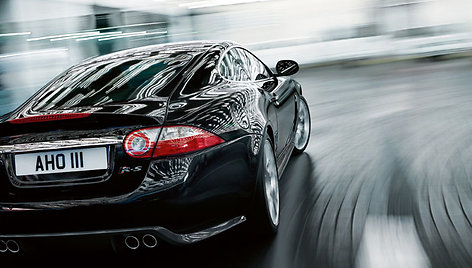 „Jaguar XKR-S“ – greičiausia katė