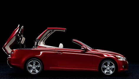 Paryžiuje debiutavo stilingas &bdquo;Lexus IS250C&rdquo;