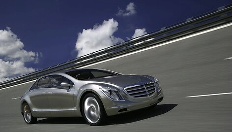 &bdquo;Mercedes-Benz&ldquo; atskleidė ilgalaikius planus