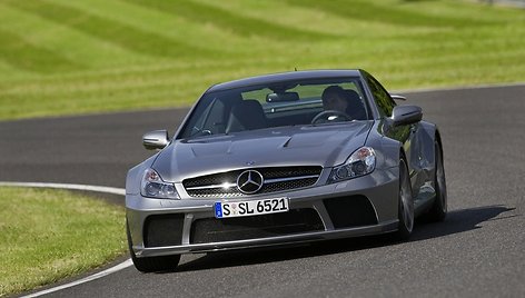 „Mercedes-Benz SL65 AMG Black Series“ – skrydis pirmąja klase