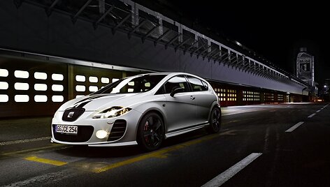 SEAT i&scaron;leido &bdquo;Leon Supercopa&ldquo; versiją