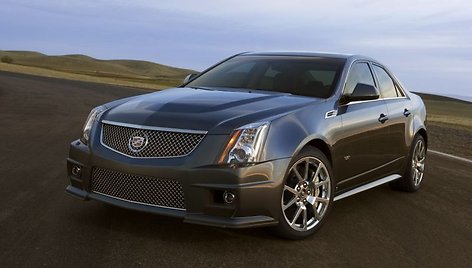 Naujasis „Cadillac CTS-V“ – 550 arklio galių po variklio dangčiu