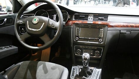 &bdquo;&Scaron;koda&ldquo; ruo&scaron;iasi pristatyti naujos kartos &bdquo;Superb&ldquo;