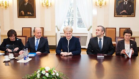 Dalia Grybauskaitė (centre)