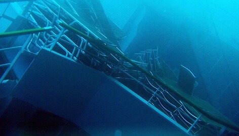 Apvirtęs &bdquo;Costa Concordia&ldquo; laivas  