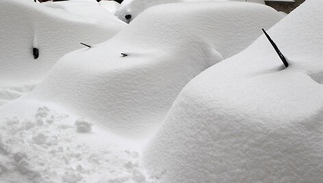 Apsnigti automobiliai Bukare&scaron;te