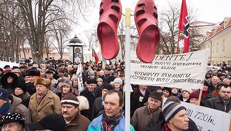 Protestuotojai Daukanto aik&scaron;tėje
