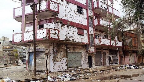 Bombardavimų apgadintas pastas Homse