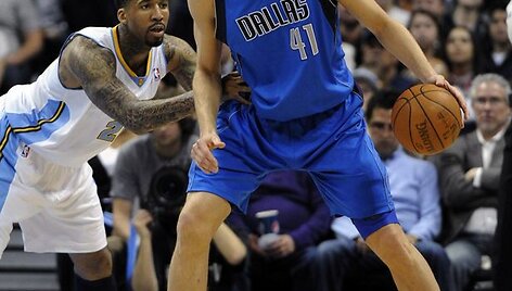 Wilsonas Chandleris ir Dirkas Nowitzki