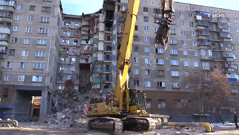 rusijoje-per-sprogima-sugriuvusio-daugiabucio-griuvesiuose-ieskoma-dar-4-dingusiu-zmoniu