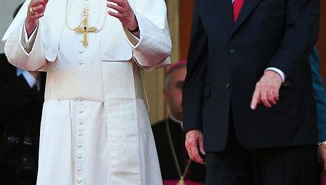 Popiežius Benediktas XVI ir ir Kubos prezidentas Raulis Castro