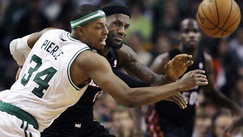 Paulas Pierceas ir LeBronas Jamesas