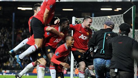 &bdquo;Manchester United&ldquo; futbolininkai džiaugiasi įvarčiu.