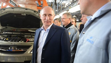 Vladimiras Putinas „AvtoVAZ“ gamykloje