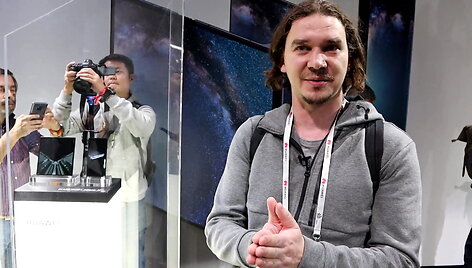 barselonoje-huawei-pristate-perlenkiama-telefona