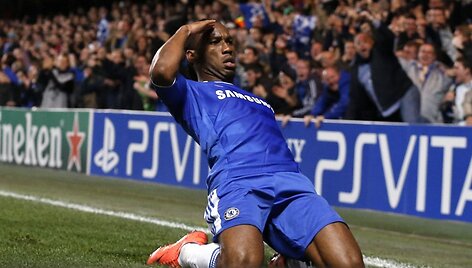 Didieris Drogba džiaugiasi įvarčiu