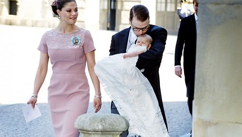 Princesė Victoria ir princas Danielis su dukra princese Estelle