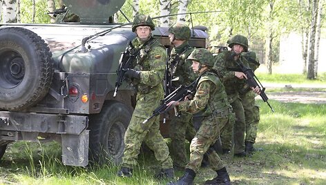 Kariai Adažių poligone