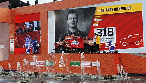 dakaro-legenda-antanas-juknevicius-ant-podiumo-sulauke-klausimo-ar-tai-jo-pirmasis-dakaras