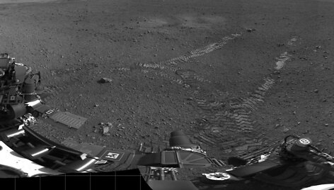 Marsaeigio &bdquo;Curiosity&ldquo; palikti padangų įspaudai 