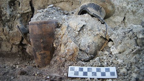 Majų karalienės kape rastos VII-VIII amžių vazos