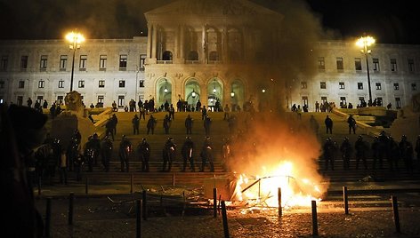 Protestas prie Portugalijos parlamento