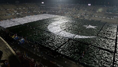 Pakistano vėliava i&scaron; žmonių