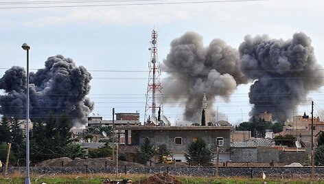 Bombarduojamas Ras al Aino miestas