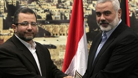 Egipto premjeras Hishamas Qandilas ir &bdquo;Hamas&ldquo; lyderis Ismailas Haniya