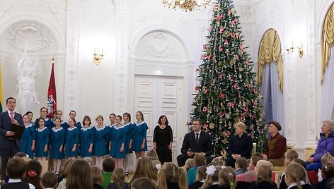 Kalėdų eglutės įžiebimas prezidentūroje