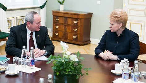 Jay Johnsonas ir Dalia Grybauskaitė 