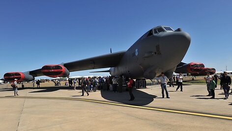 B-52 bombone&scaron;is