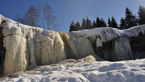 Estijos krioklys žiemą