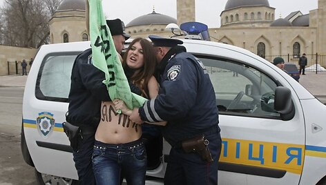 Kijeve sulaikoma &bdquo;Femen&ldquo; aktyvistė