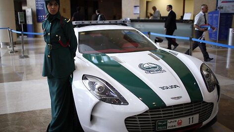 Dubajaus policijos automobilis &bdquo;Aston Martin One-77&ldquo;