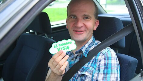 Akciją &bdquo;A&scaron; neduodu ky&scaron;io&ldquo; inicijavo &bdquo;Vilniaus Lietuvos Tūkstantmečio Rotary klubas&ldquo;, platinant lipdukus prisidėjo &bdquo;Vilniaus Gedimino Rotary klubas&ldquo;.
