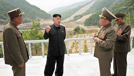 Kim Jong Unas prie statomo slidinėjimo kurorto
