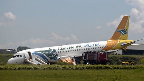 Nusileidimo taką pračiuožęs „Airbus A320“ keleivinis lėktuvas