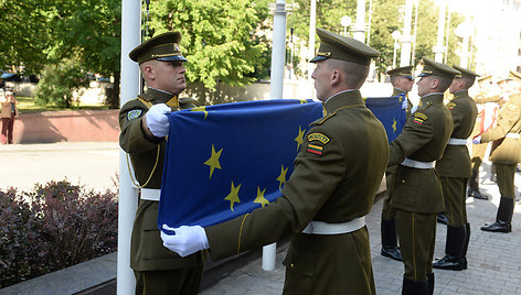 Europos Sąjungos vėliavų pakėlimo ceremonija